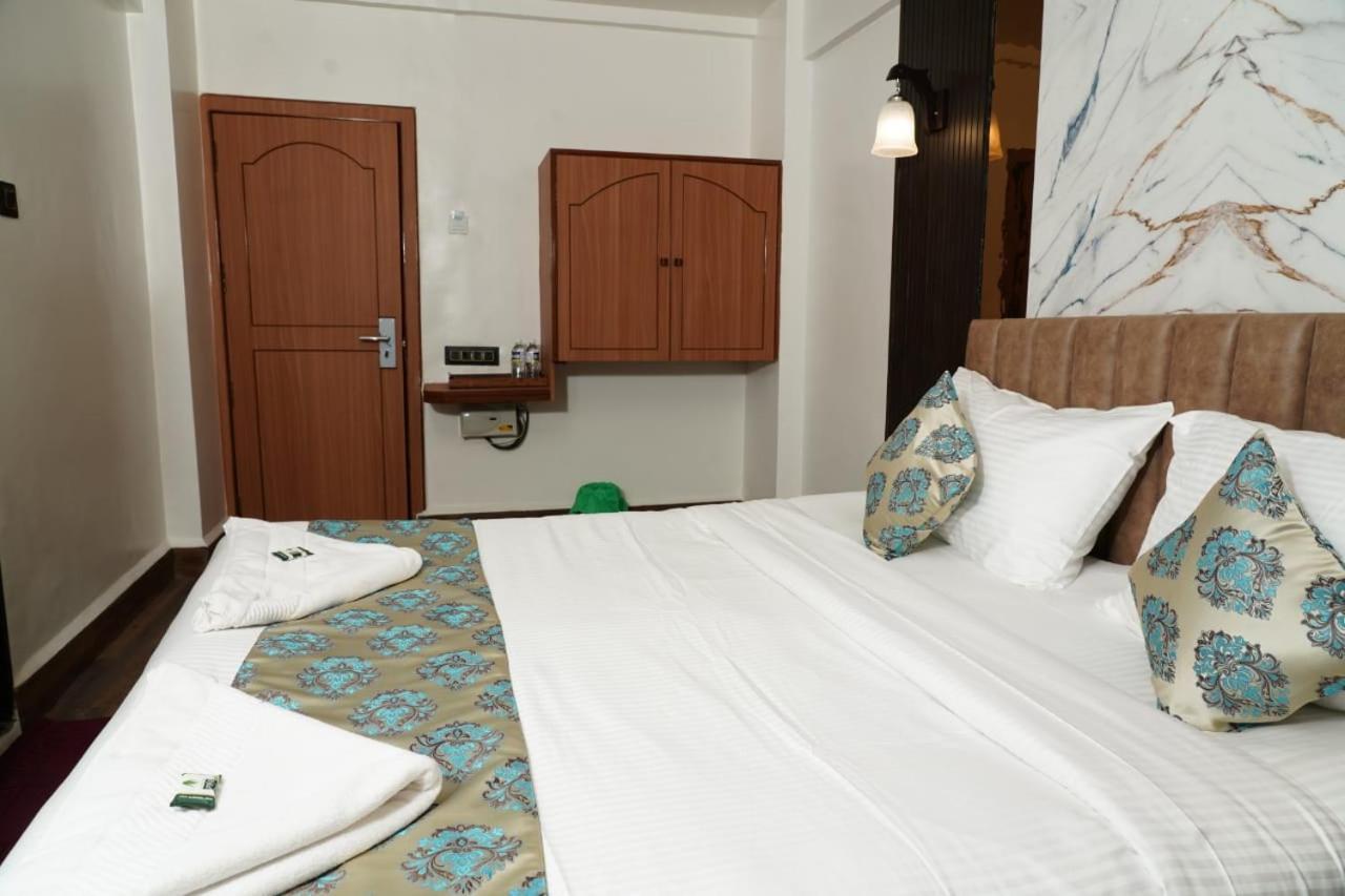Hotel Padma Krishna Pune Exterior foto