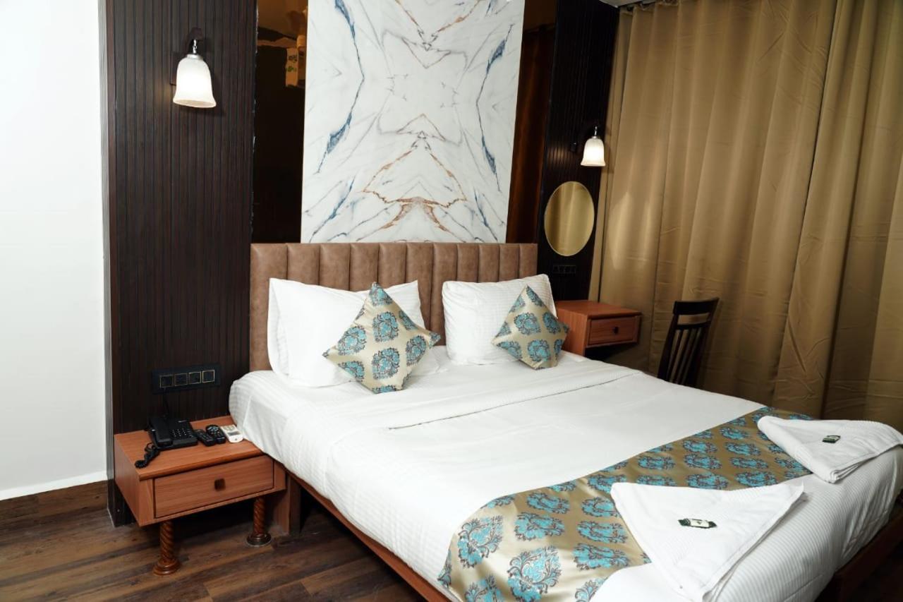 Hotel Padma Krishna Pune Exterior foto