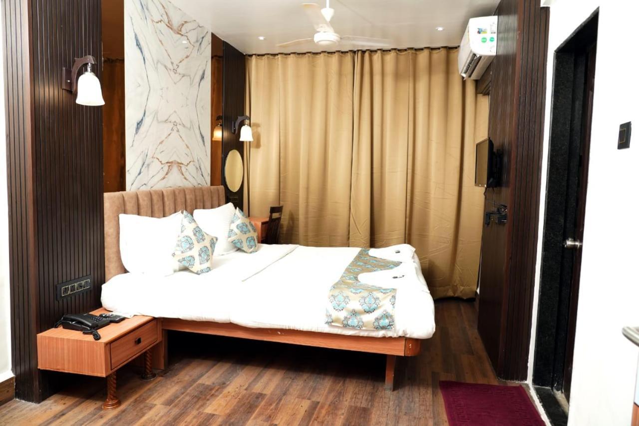 Hotel Padma Krishna Pune Exterior foto